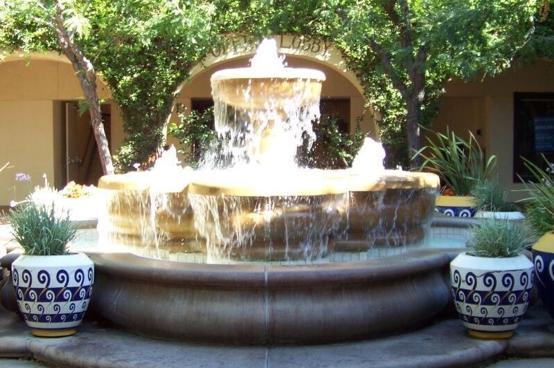 A picture of a waterfountain found in the courtyard of the Central Family Justice Center location.